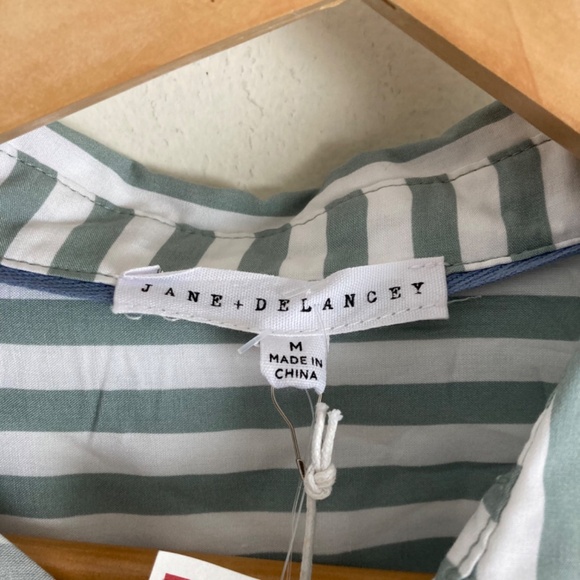 New Jane + Delancey Button up shirt - Picture 2 of 7